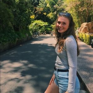 Meet your Posher, Victoria